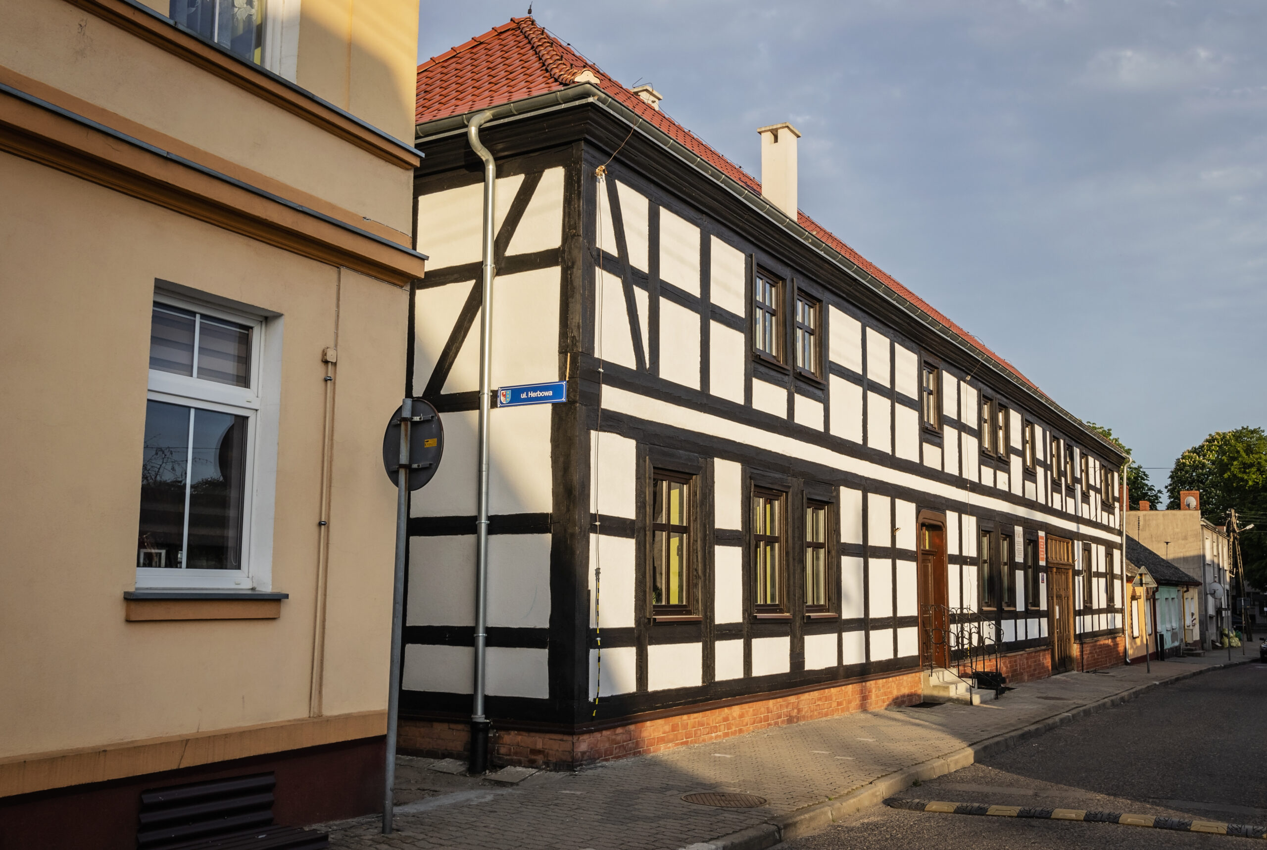 Miejska i Gminna Biblioteka Publiczna im . Agnieszki Osieckiej